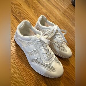 DV by Dolce Vita Women's Hammy White Mesh Rubber Shoes Sz 7